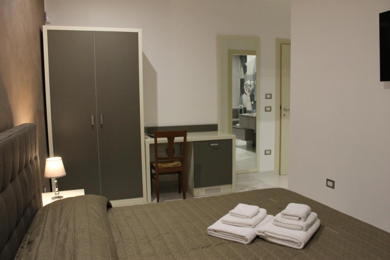 Madigans Rooms Bed&Breakfast Lecce Kültér fotó