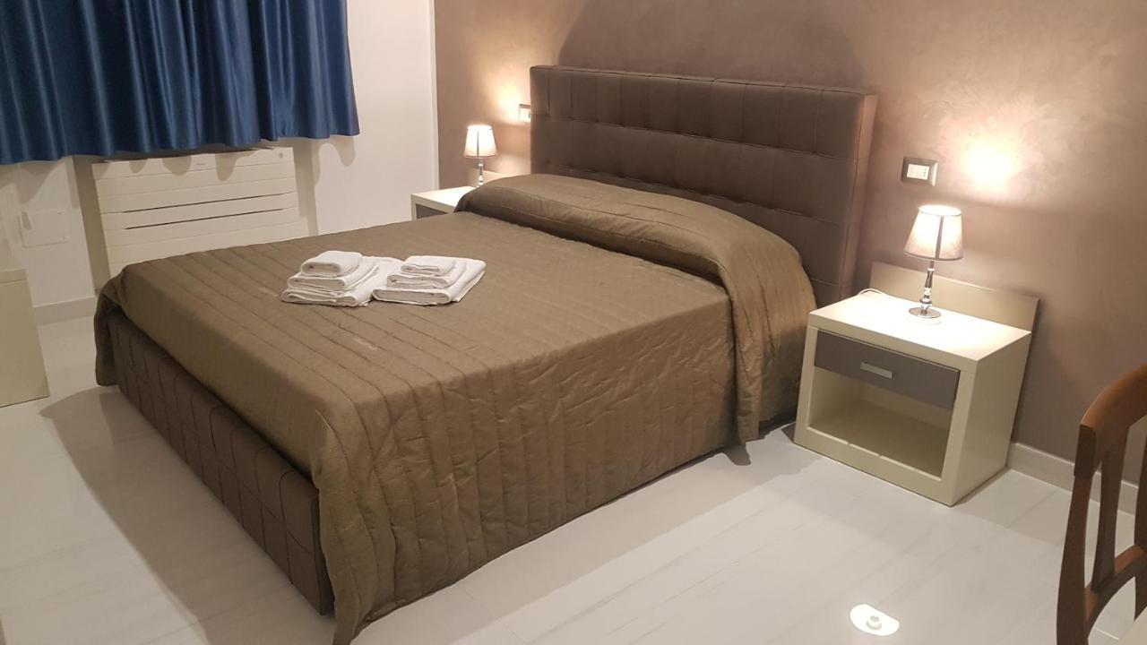 Madigans Rooms Bed&Breakfast Lecce Kültér fotó